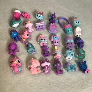 Hatchimals COLLEGGTIBLES Lot of 29